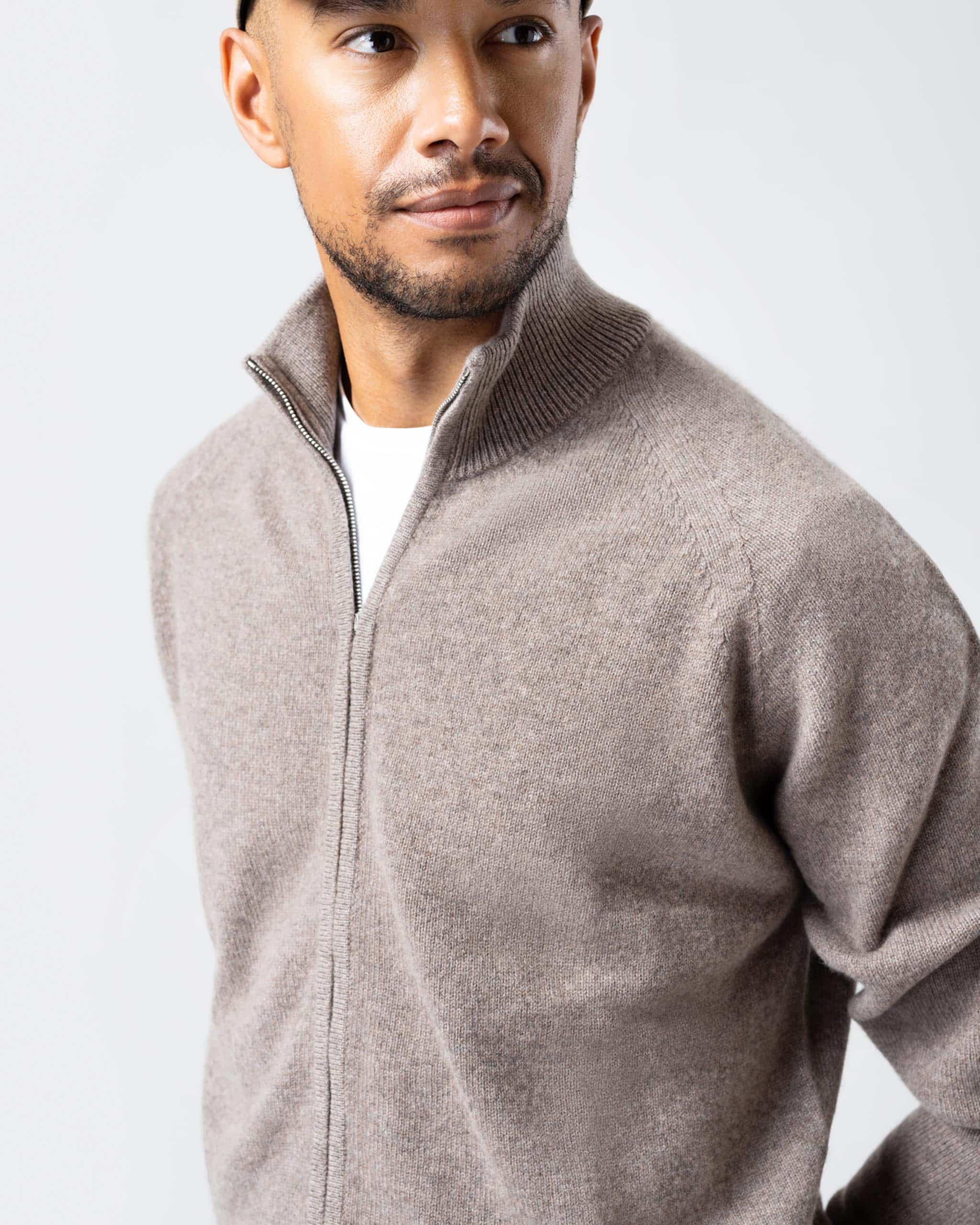 Full zip taupe cashmere image 5