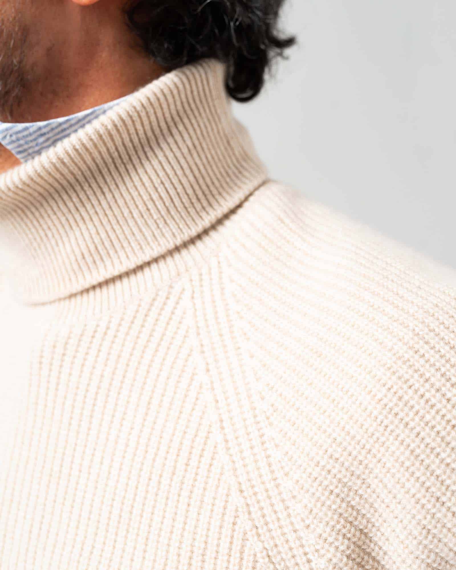 The Sestriere cashmere roll neck sand image 2