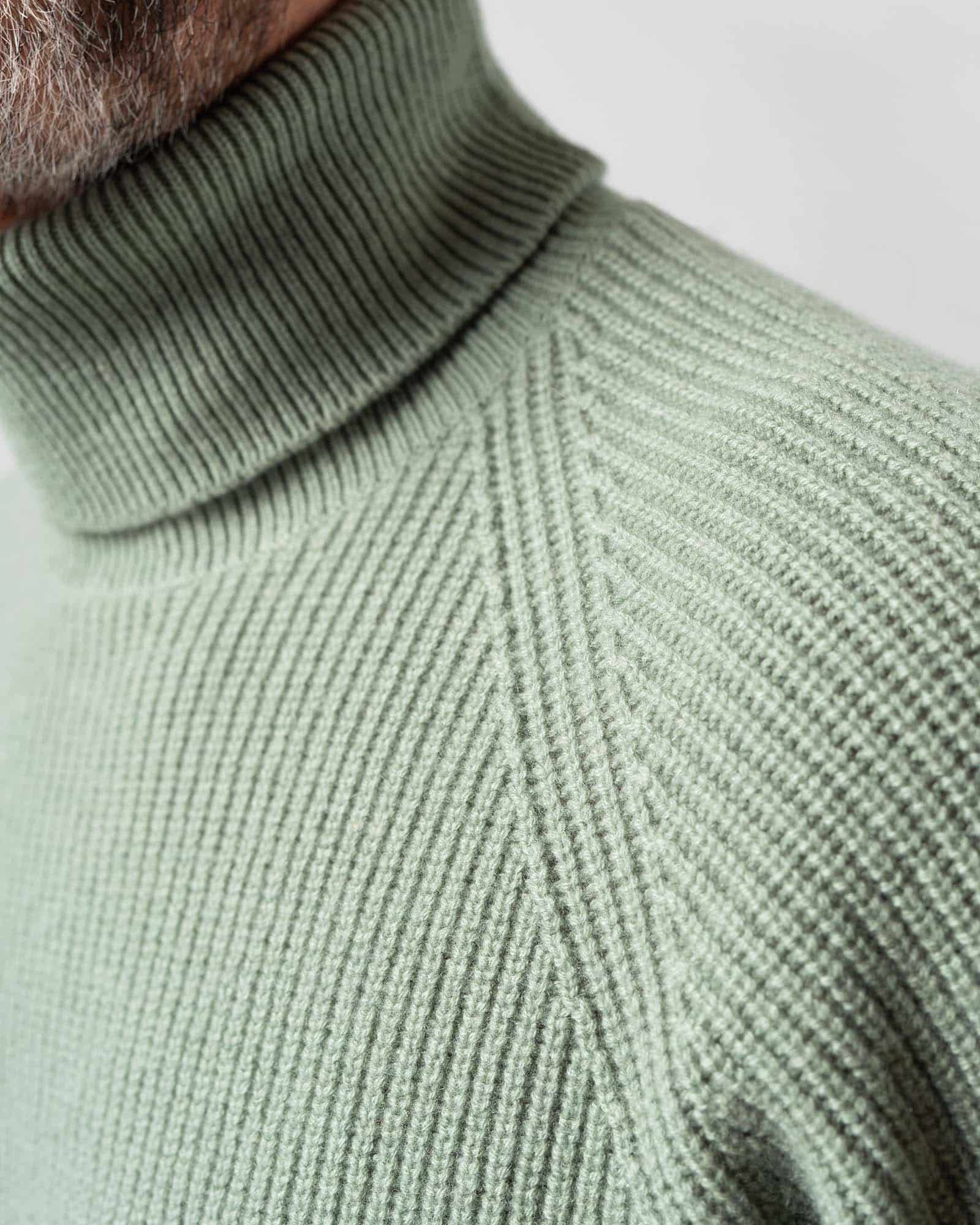 The Sestriere cashmere roll neck sage green image 2