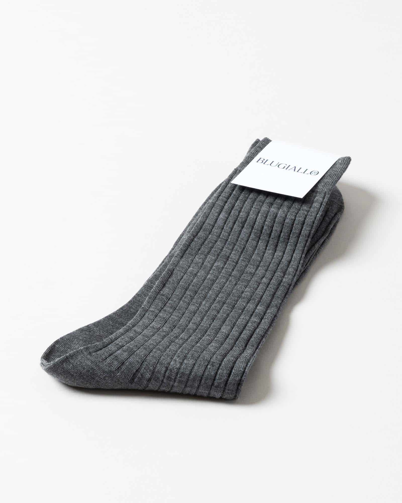 Merino socks mid grey image 3