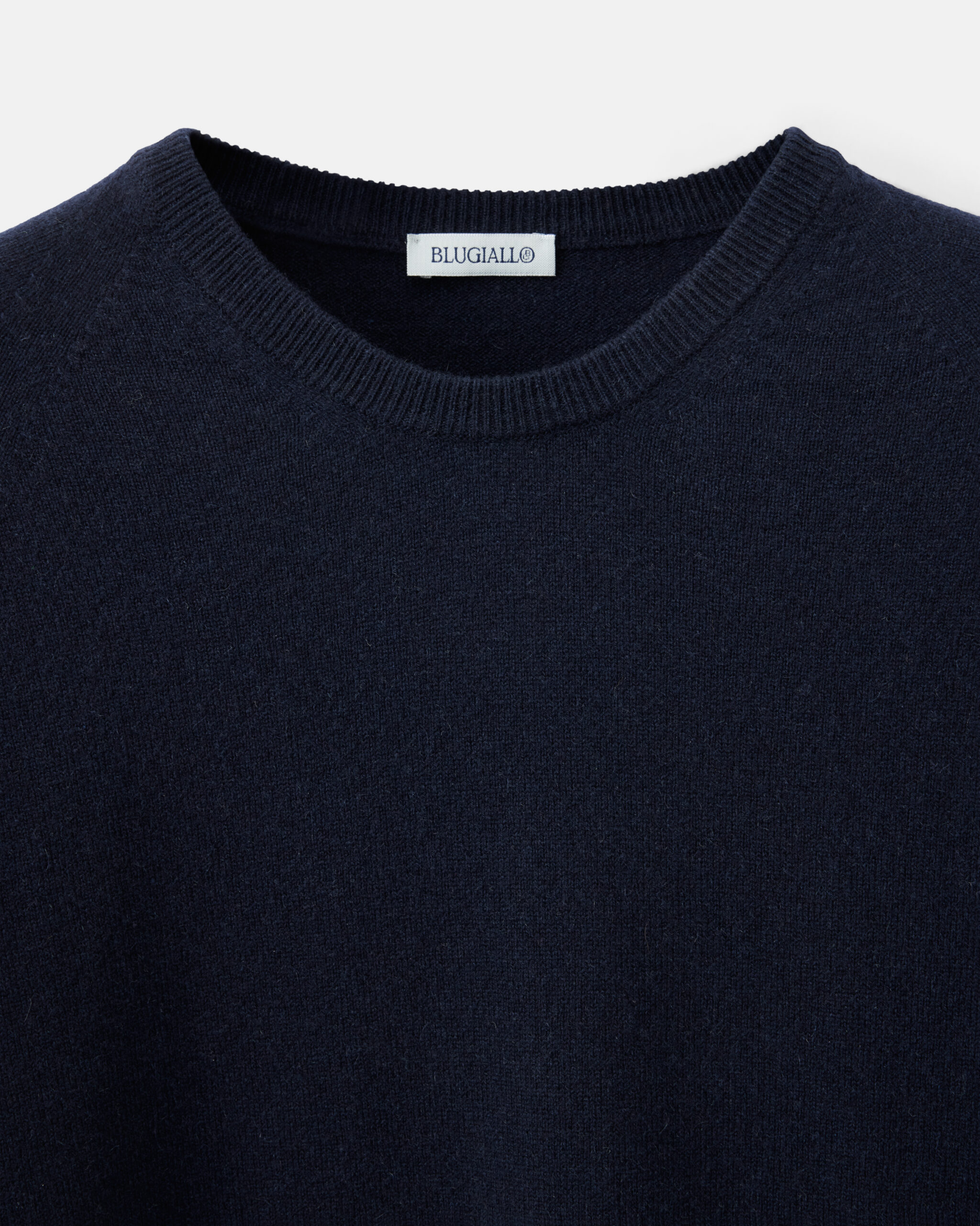 RTW Signature Crewneck midnight blue pure 2-ply cashmere image 4